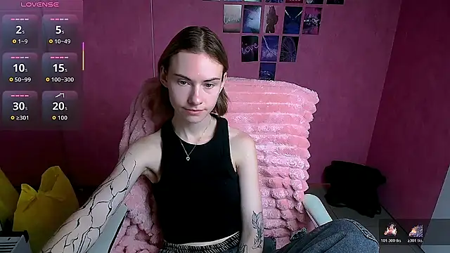 Snapshot of Fiona_Night chatting on November 27, 2025, 6:36 am Fiona Night online show from November 27, 2025, 6:36 am