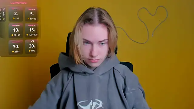 Snapshot of Fiona_Night chatting on December 20, 2025, 6:38 am Fiona Night online show from December 20, 2025, 6:38 am