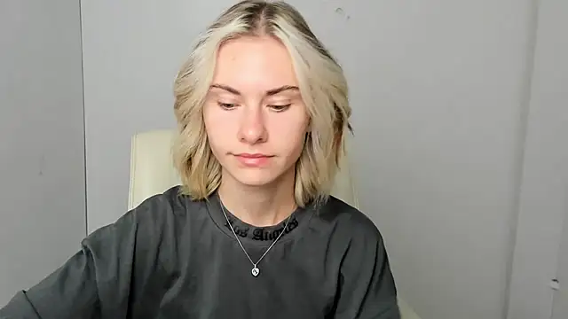 Snapshot of Fiona_Night chatting on September 15, 2025, 5:30 am Fiona Night online show from September 15, 2025, 5:30 am