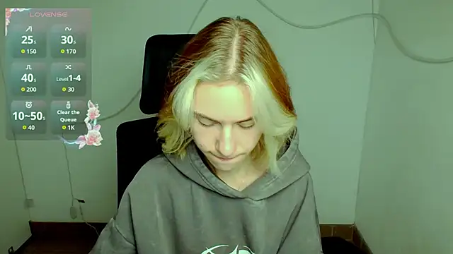 Snapshot of Fiona_Night chatting on October 4, 2025, 11:12 am Fiona Night online show from October 4, 2025, 11:12 am