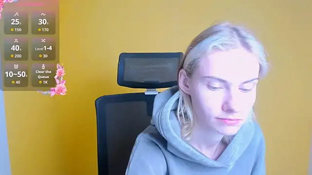 Snapshot of Fiona_Night chatting on October 2, 2025, 5:05 pm Fiona Night online show from October 2, 2025, 5:05 pm