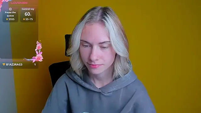 Snapshot of Fiona_Night chatting on October 7, 2025, 7:20 am Fiona Night online show from October 7, 2025, 7:20 am