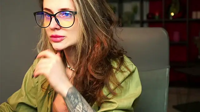 OliviaMcClean online show from February 8, 2026, 2:20 am