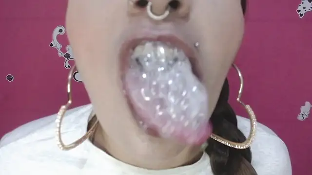 nicollewayne10 online show from February 28, 2025, 4:32 am