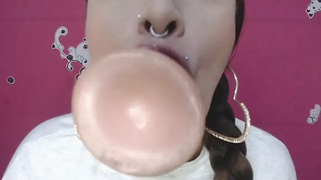 nicollewayne10 online show from February 28, 2025, 1:26 am