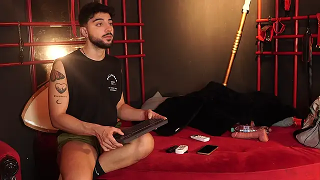 Liam and luca online show from September 26, 2025, 1:56 am