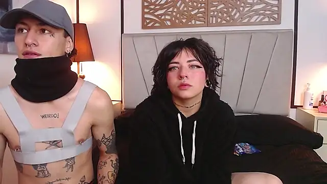 Snapshot of Aria_and_orien chatting on March 17, 2025, 11:00 am Aria and orien online show from March 17, 2025, 11:00 am