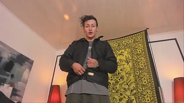 Snapshot of Aria_and_orien chatting on October 4, 2025, 11:01 am Aria and orien online show from October 4, 2025, 11:01 am