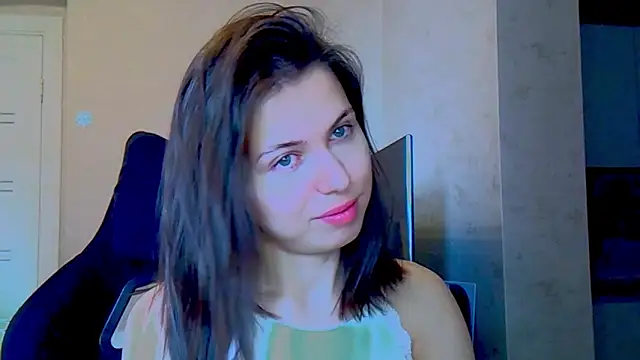 YourrAngelllll online show from March 7, 2025, 4:57 am