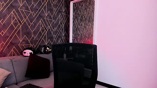 Tahara Romanov online show from November 14, 2025, 3:48 pm