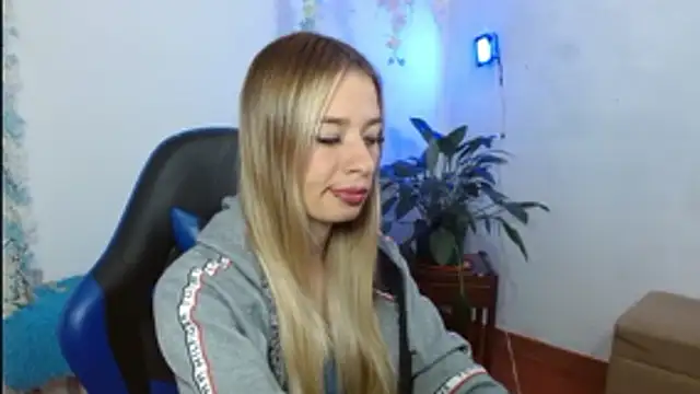 Snapshot of hannah_026 chatting on November 11, 2025, 3:34 am hannah 026 online show from November 11, 2025, 3:34 am