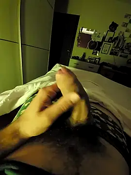 Snapshot of Cazzettostorto99 chatting on September 11, 2025, 12:21 am Cazzettostorto99 online show from September 11, 2025, 12:21 am