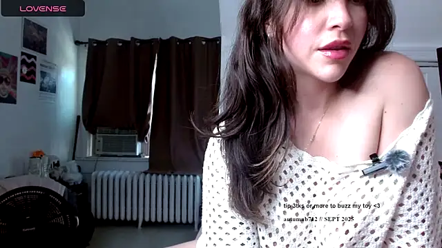 autumnb712 online show from September 23, 2025, 4:58 pm