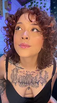 Snapshot of LiraSonnett chatting on December 18, 2025, 9:07 pm LiraSonnett online show from December 18, 2025, 9:07 pm