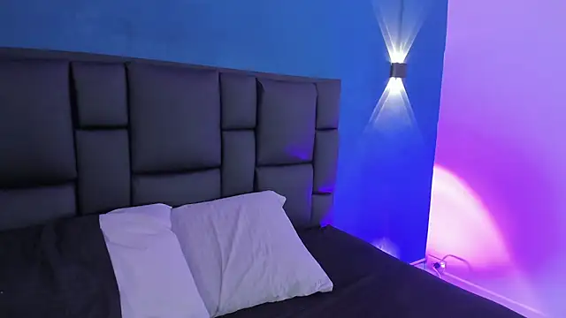 DANESKA HILLER online show from November 12, 2025, 7:07 pm