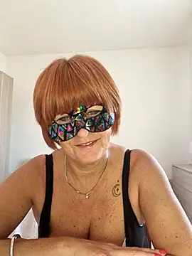 Snapshot of Gattina74 chatting on September 17, 2025, 8:27 am Gattina74 online show from September 17, 2025, 8:27 am