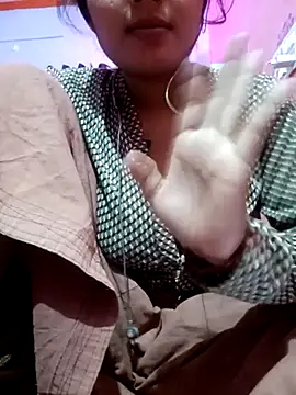 Snapshot of Beautiful_Puja chatting on March 7, 2025, 4:11 pm Beautiful Puja online show from March 7, 2025, 4:11 pm
