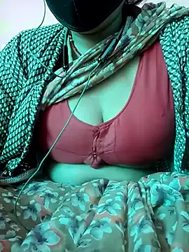 Snapshot of Beautiful_Puja chatting on March 19, 2025, 10:33 am Beautiful Puja online show from March 19, 2025, 10:33 am