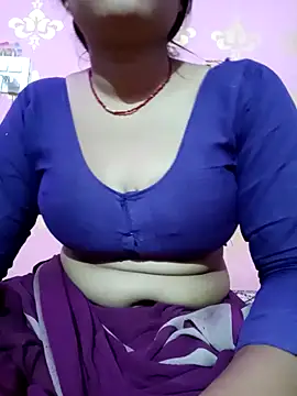 Snapshot of Beautiful_Puja chatting on March 9, 2025, 12:31 pm Beautiful Puja online show from March 9, 2025, 12:31 pm