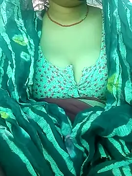 Snapshot of Beautiful_Puja chatting on March 23, 2025, 4:05 am Beautiful Puja online show from March 23, 2025, 4:05 am