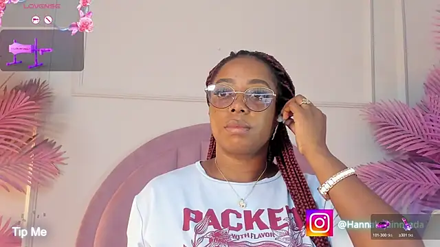 Snapshot of Hanaahquinn chatting on April 26, 2026, 11:29 am Hanaahquinn online show from April 26, 2026, 11:29 am