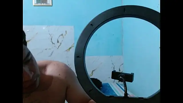 Snapshot of lunaxxx_69 chatting on March 12, 2025, 2:20 am lunaxxx 69 online show from March 12, 2025, 2:20 am