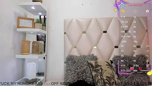 Snapshot of VeronicaSexx chatting on February 11, 2026, 4:56 am VeronicaSexx online show from February 11, 2026, 4:56 am