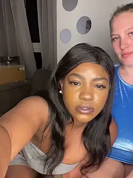 xnaomivaruna online show from March 5, 2025, 9:59 pm