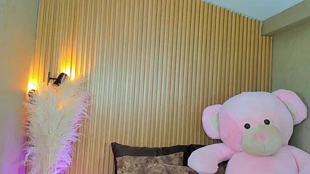 AlexiaAbbey online show from November 18, 2025, 3:37 pm