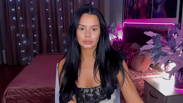 DanaSincere online show from November 17, 2025, 3:43 am