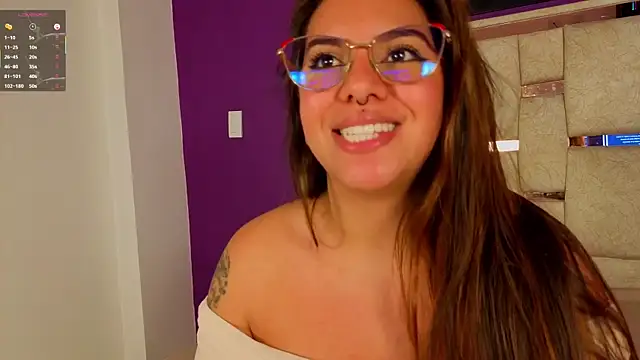 Snapshot of emilyy_cooperr chatting on April 25, 2026, 1:41 pm emilyy cooperr online show from April 25, 2026, 1:41 pm