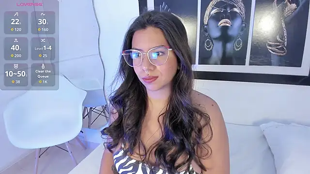 emilyy cooperr online show from October 6, 2025, 12:06 pm