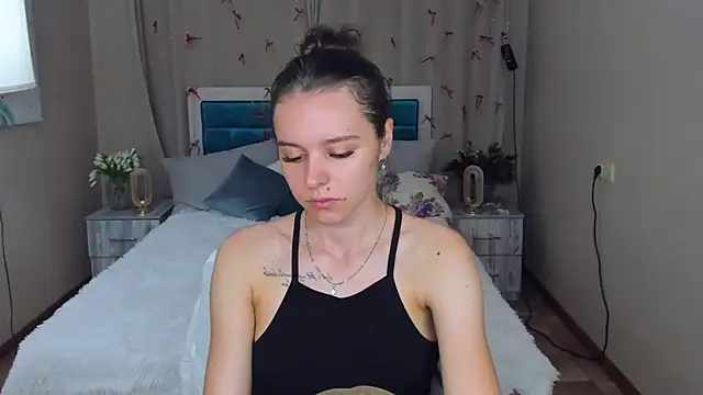 EmelyMason online show from June 30, 2026, 6:24 am