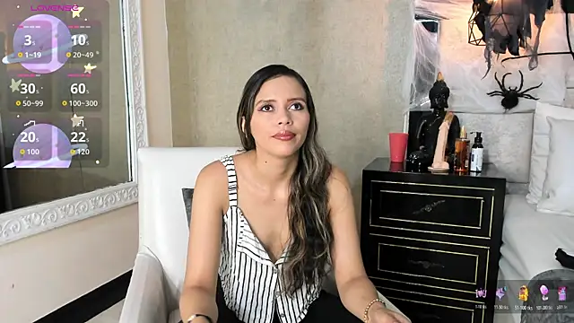 LiliJensen online show from October 27, 2025, 8:10 pm