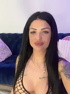 Snapshot of IrisRossie chatting on May 9, 2026, 5:00 am IrisRossie online show from May 9, 2026, 5:00 am