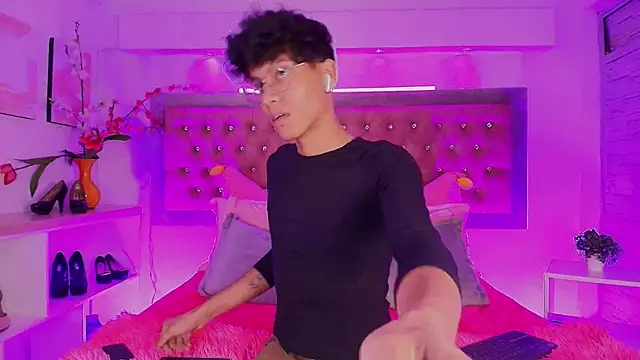 Snapshot of Jonas_Rivers chatting on October 6, 2025, 1:01 pm Jonas Rivers online show from October 6, 2025, 1:01 pm