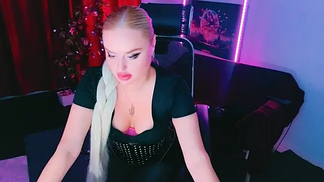 Snapshot of Miss_Alice_Silver chatting on July 12, 2026, 8:09 pm Miss Alice Silver online show from July 12, 2026, 8:09 pm