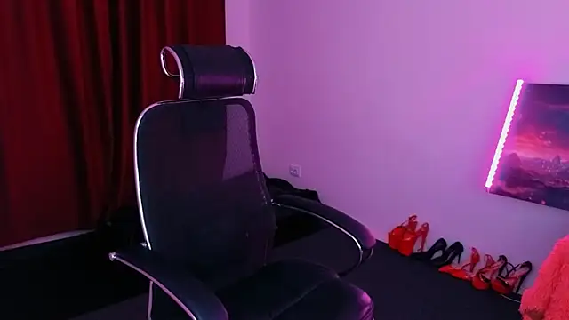 Miss Alice Silver online show from November 30, 2025, 3:24 pm