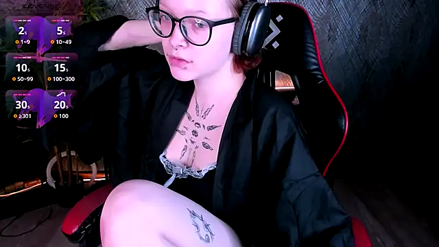 Snapshot of NicoleFlloret chatting on September 10, 2025, 1:43 pm NicoleFlloret online show from September 10, 2025, 1:43 pm