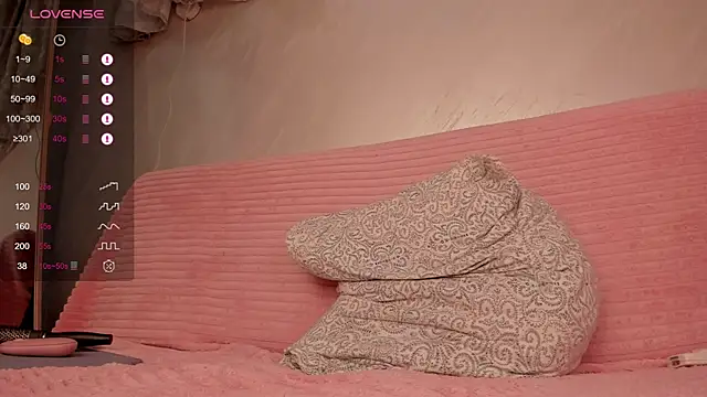 Snapshot of christina_trans_ chatting on January 9, 2026, 6:04 pm christina trans online show from January 9, 2026, 6:04 pm