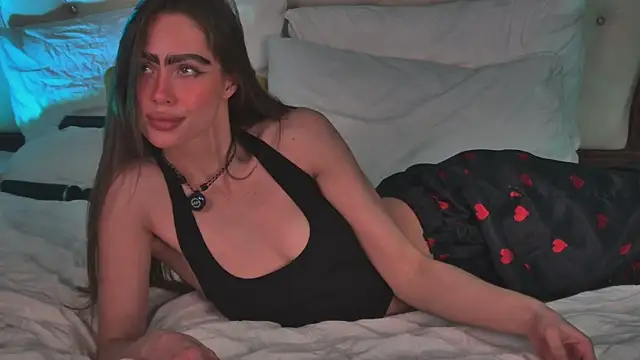 Amanda River online show from April 8, 2026, 10:55 pm