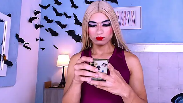 Snapshot of Emily_Castillo_1 chatting on November 8, 2025, 5:22 am Emily Castillo 1 online show from November 8, 2025, 5:22 am