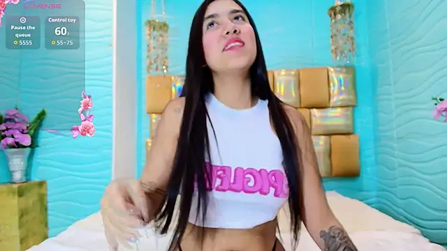 Mia Montess online show from October 18, 2025, 12:40 pm