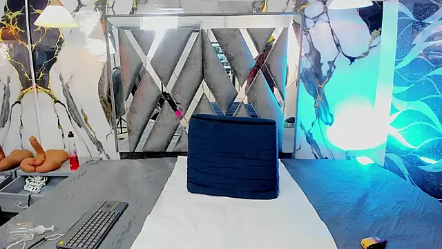 Snapshot of CandyMartinez_ chatting on July 3, 2026, 5:52 pm CandyMartinez online show from July 3, 2026, 5:52 pm