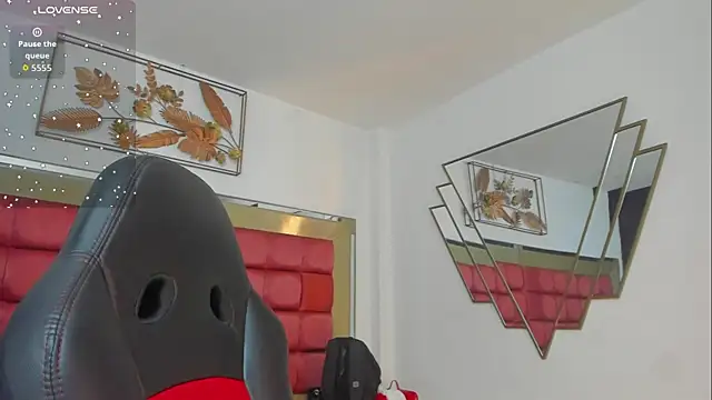 SaskiaGrendel online show from November 8, 2025, 12:14 am