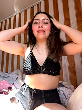 Snapshot of floooohv chatting on October 15, 2025, 6:49 pm floooohv online show from October 15, 2025, 6:49 pm