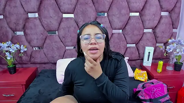 Snapshot of _Violeta_18 chatting on November 24, 2025, 3:28 am Violeta 18 online show from November 24, 2025, 3:28 am