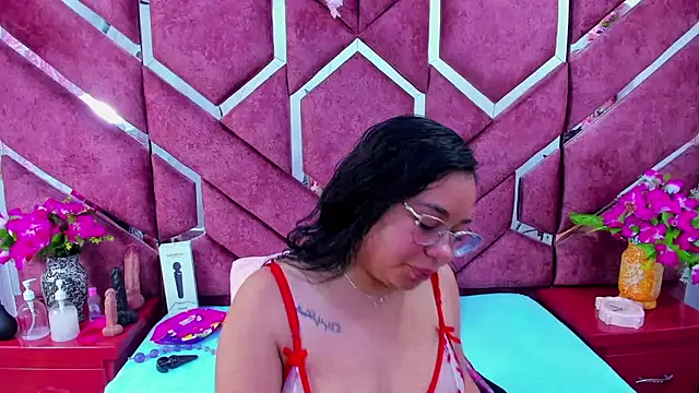 Snapshot of _Violeta_18 chatting on November 9, 2025, 2:59 am Violeta 18 online show from November 9, 2025, 2:59 am