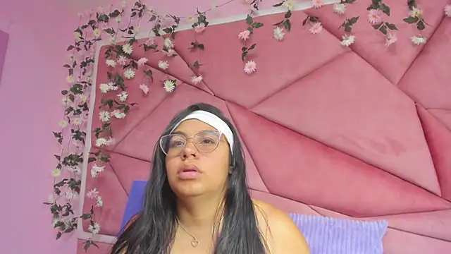 Snapshot of _Violeta_18 chatting on November 16, 2025, 3:22 am Violeta 18 online show from November 16, 2025, 3:22 am