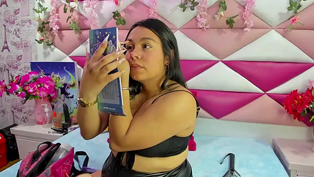 Snapshot of _Violeta_18 chatting on November 20, 2025, 2:56 am Violeta 18 online show from November 20, 2025, 2:56 am